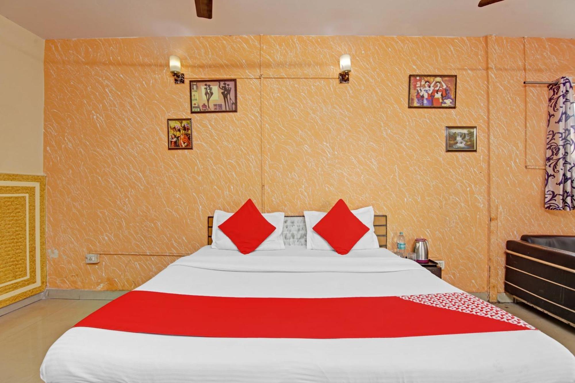 Hotel O Glorious Stayz Noida Zewnętrze zdjęcie