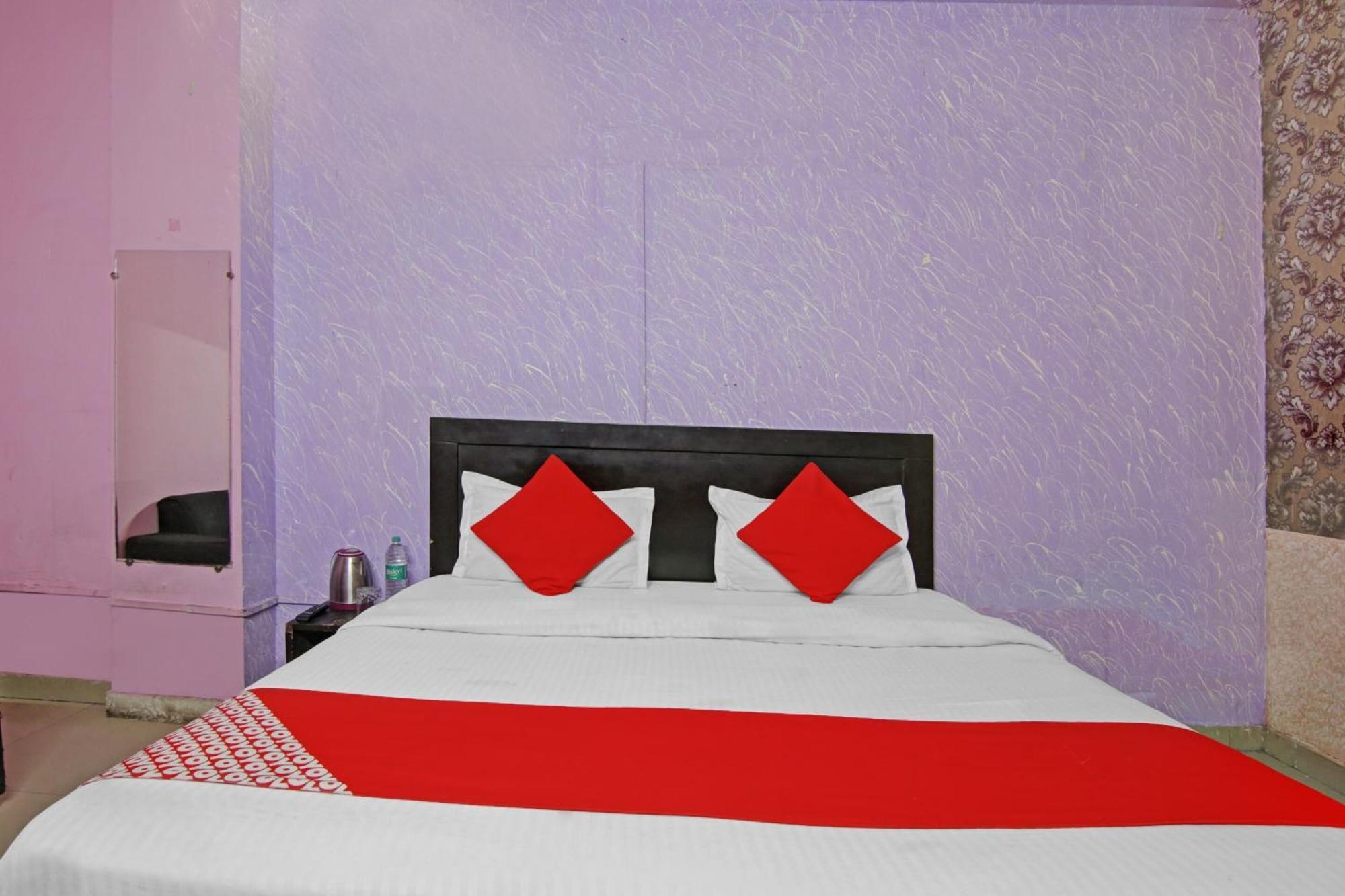Hotel O Glorious Stayz Noida Zewnętrze zdjęcie